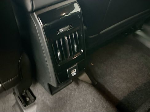 Certified 2024 Jeep Compass Limited image 34