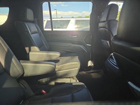 Used 2021 Cadillac Escalade ESV Luxury AWD/4WD image 5