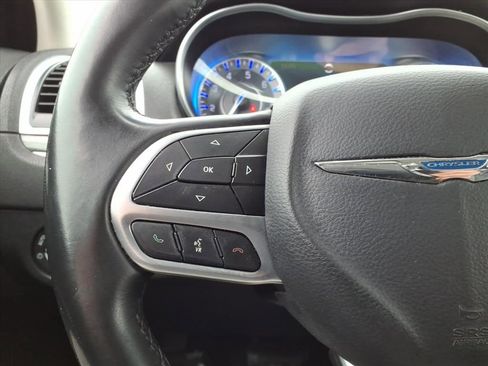 Certified 2018 Chrysler 300 Touring image 17