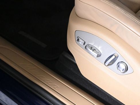 Certified 2023 Porsche Macan AWD/4WD image 22