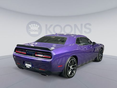 Used 2016 Dodge Challenger R/T Scat Pack w/ Leather Interior Group image 7