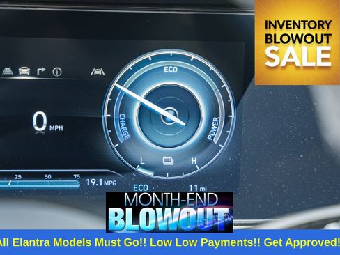 New 2025 Hyundai Elantra Limited image 46