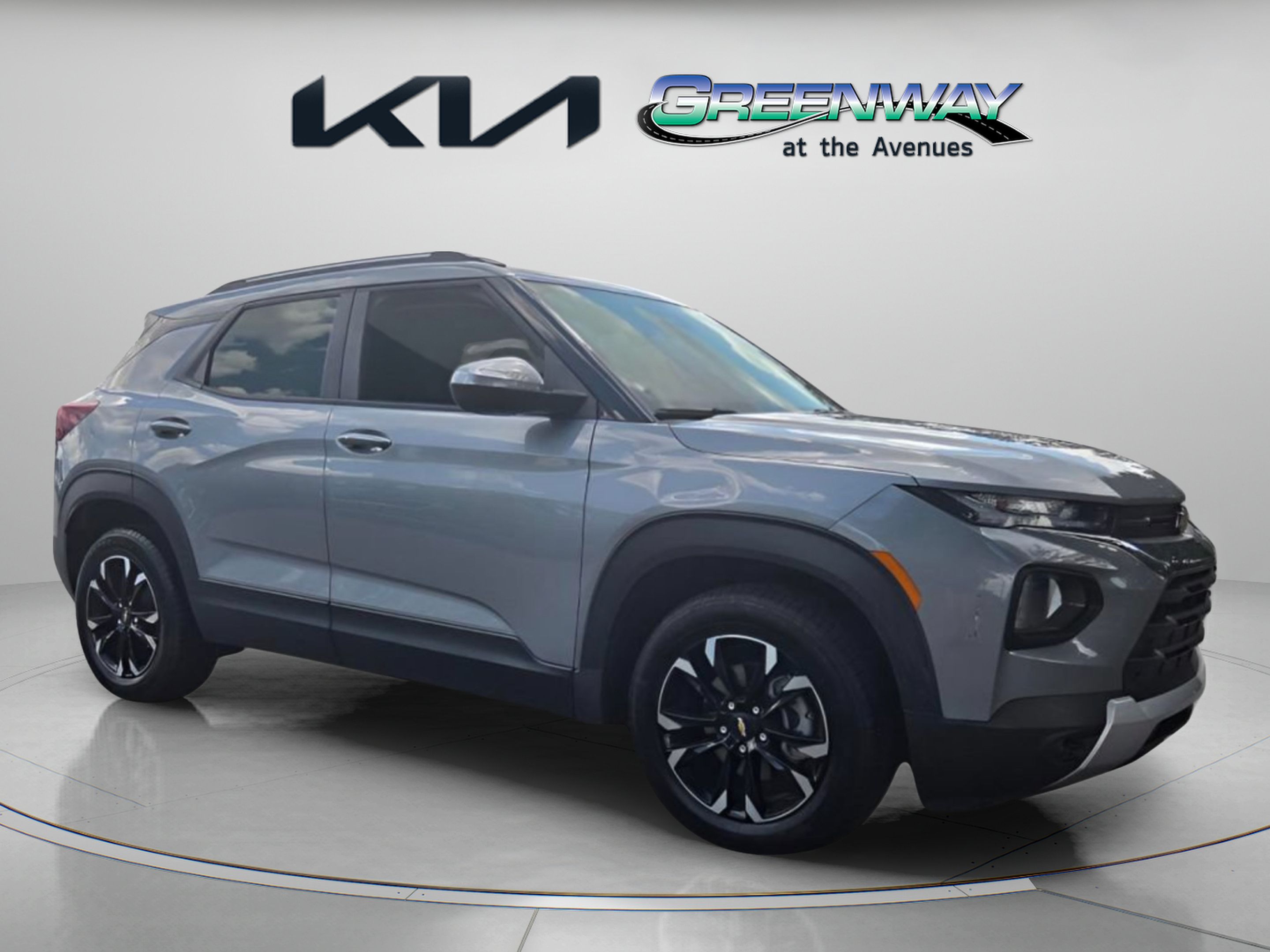 Used 2023 Chevrolet TrailBlazer LT FWD image 1