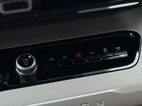 New 2025 Ford Expedition Active image 48