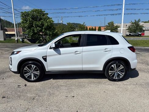 Used 2024 Mitsubishi Outlander Sport ES AWD/4WD image 2