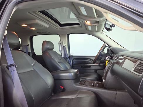 Used 2014 GMC Yukon XL Denali AWD/4WD image 35