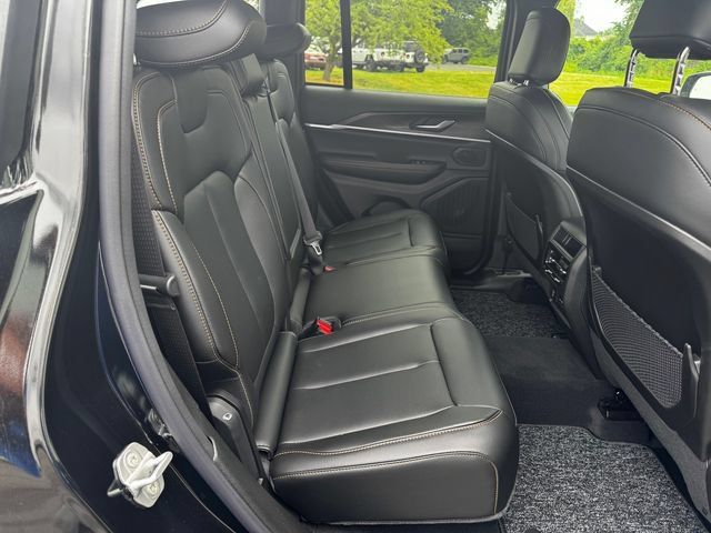 New 2026 Jeep Grand Cherokee Limited AWD/4WD image 16
