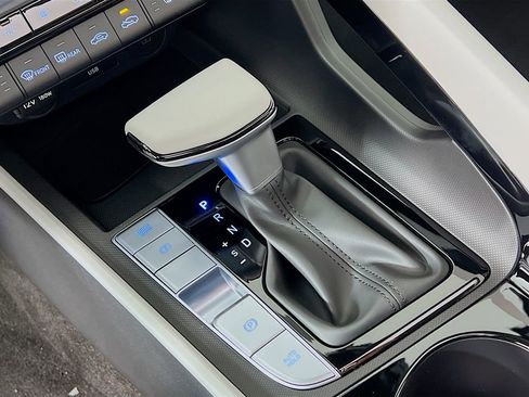 New 2026 Hyundai Elantra Limited image 15