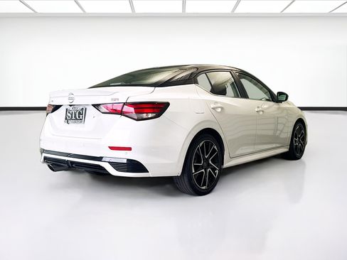 Used 2025 Nissan Sentra SR FWD image 4