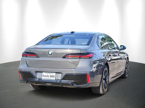 Used 2026 BMW 750e xDrive AWD/4WD image 6