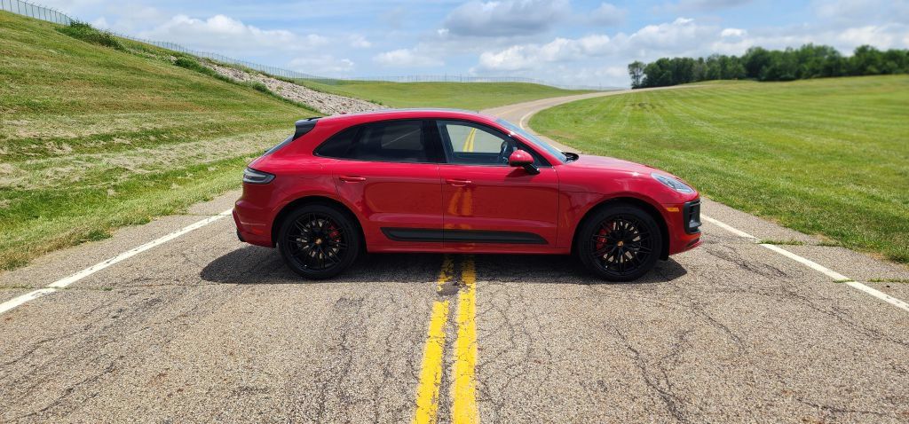 Used 2022 Porsche Macan GTS AWD/4WD image 25