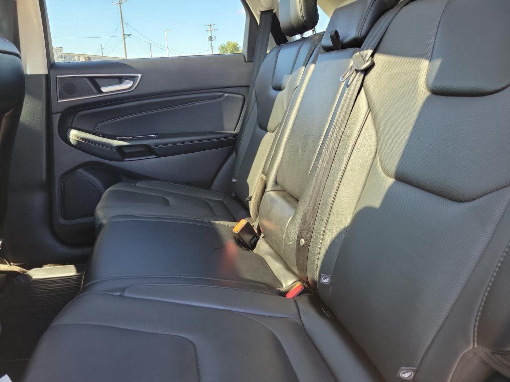 Used 2018 Ford Edge Titanium w/ Equipment Group 301A AWD/4WD image 11