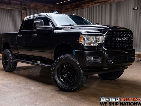 Used 2024 RAM 2500 Big Horn w/ Off Road Package AWD/4WD image 1