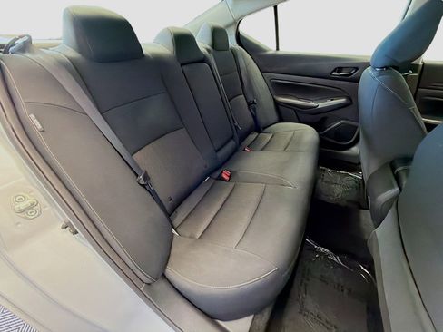 Used 2025 Nissan Altima 2.5 SV FWD image 14
