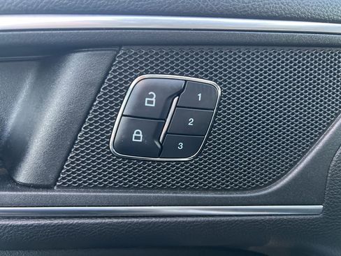 Used 2017 Ford Edge Titanium image 24