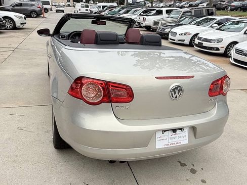 Used 2009 Volkswagen Eos Lux FWD image 22