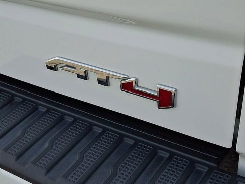 Used 2022 GMC Sierra 1500 AT4 w/ Technology Package AWD/4WD image 34
