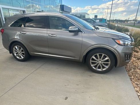 Used 2016 Kia Sorento SX w/ SXL Technology Package AWD/4WD image 1