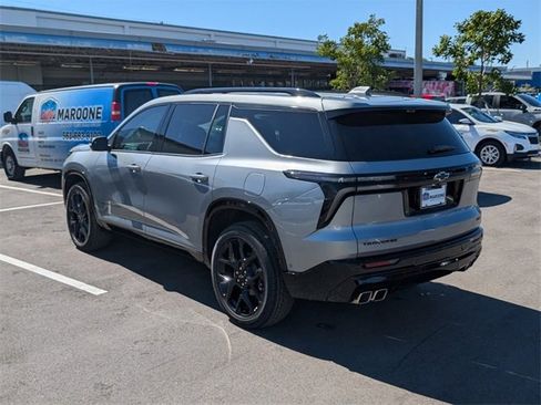 Certified 2025 Chevrolet Traverse RS w/ LPO, Floor Liner Package image 11