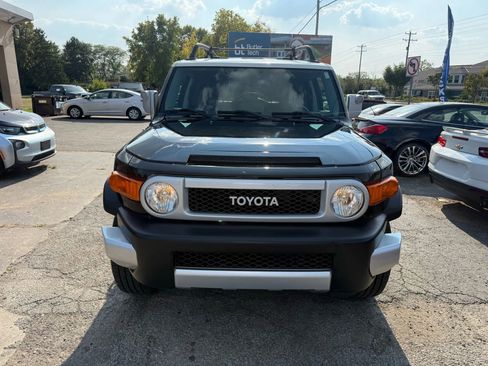 Used 2010 Toyota FJ Cruiser Sport Utility 2D image 9