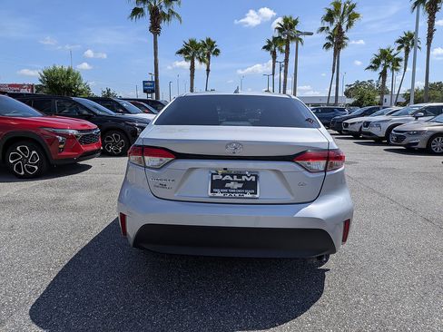 Used 2023 Toyota Corolla LE FWD image 4