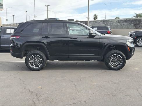 Used 2023 Jeep Grand Cherokee Trailhawk image 7