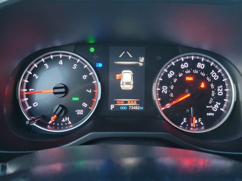 Used 2021 Toyota RAV4 XLE image 10