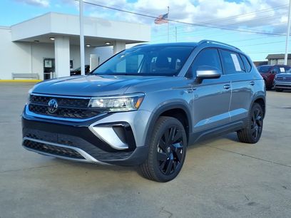 Certified 2024 Volkswagen Taos SE w/ Panoramic Sunroof Package