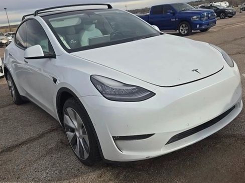 Used 2021 Tesla Model Y Long Range image 10