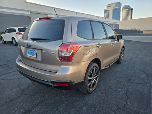 Used 2014 Subaru Forester 2.5i AWD/4WD image 4
