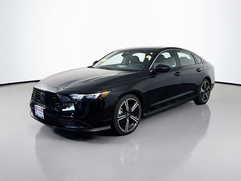 Used 2024 Honda Accord Sport image 2