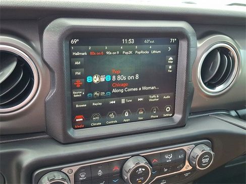 Used 2023 Jeep Wrangler Rubicon w/ Cold Weather Group image 18