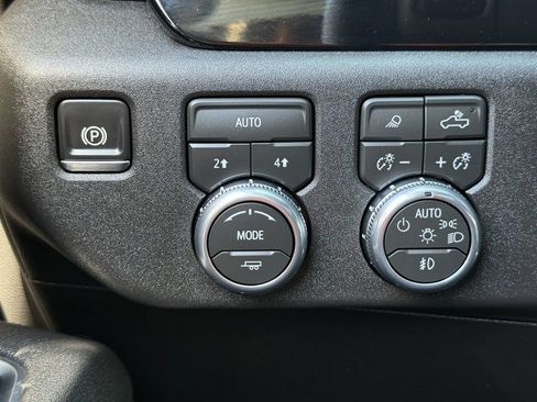 Used 2026 GMC Sierra 1500 SLT AWD/4WD image 21