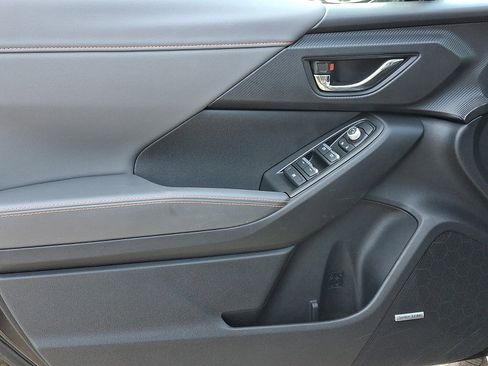 Certified 2024 Subaru Crosstrek 2.5i Limited w/ Crosstrek Mirror Package image 12