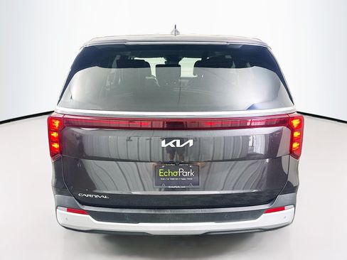 Used 2026 Kia Carnival FWD image 7