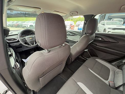 Used 2023 Chevrolet TrailBlazer LT w/ Convenience Package AWD/4WD image 18