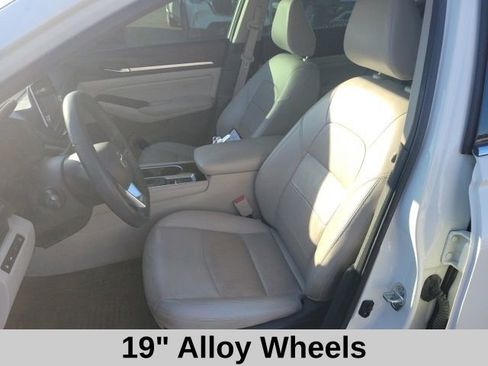 Used 2020 Nissan Altima 2.0 Platinum image 16