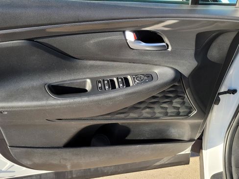 Used 2023 Hyundai Santa Fe SEL image 4