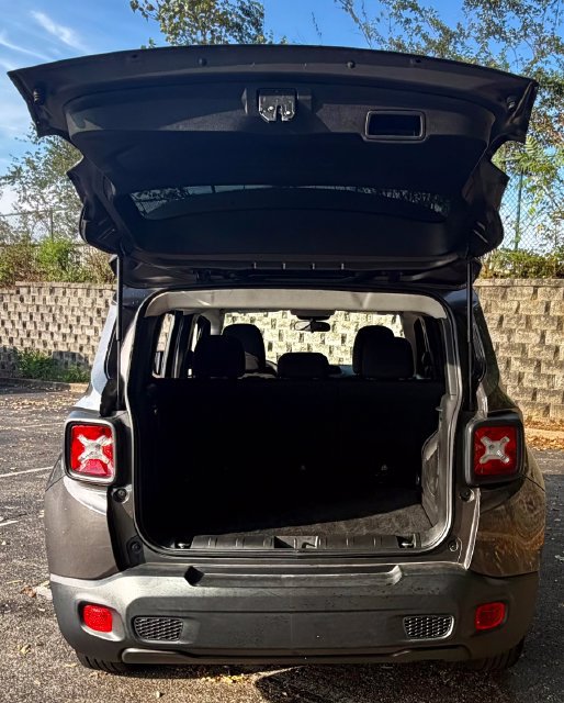 Used 2020 Jeep Renegade Sport FWD image 41