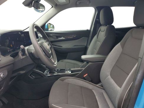 Used 2025 Chevrolet TrailBlazer LT AWD/4WD image 7