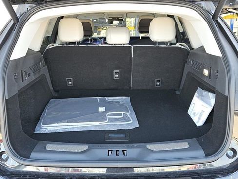 New 2026 Lincoln Nautilus Reserve image 9