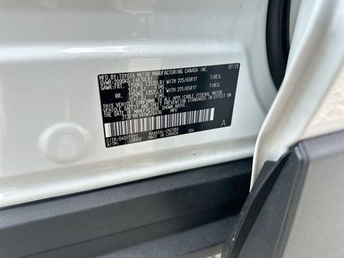 Used 2025 Toyota RAV4 LE AWD/4WD image 37