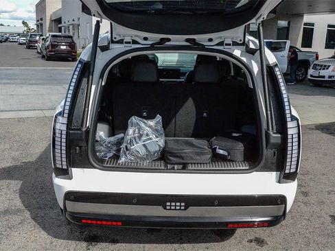 Certified 2026 Hyundai Ioniq 9 Calligraphy image 30