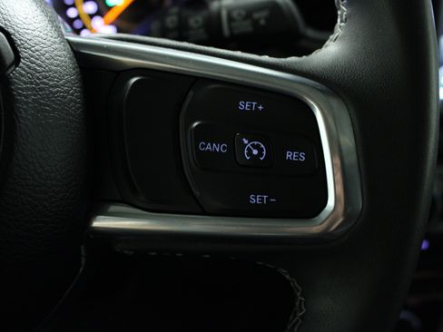 Used 2023 Jeep Wrangler Unlimited Sahara AWD/4WD image 21