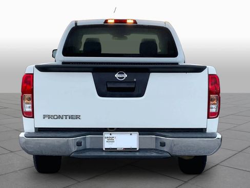 Used 2015 Nissan Frontier S RWD image 4