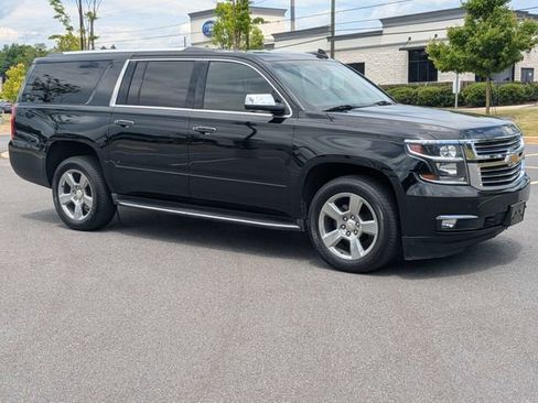 Used 2018 Chevrolet Suburban Premier RWD image 2