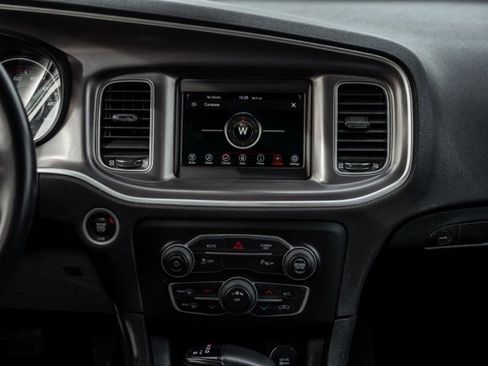 Used 2022 Dodge Charger SXT image 17