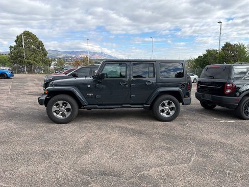 Used 2016 Jeep Wrangler Unlimited Sahara w/ Connectivity Group AWD/4WD image 2