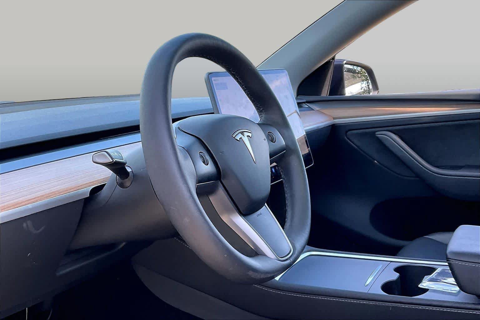 Used 2024 Tesla Model Y Performance AWD/4WD image 17