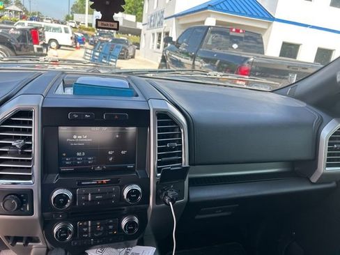 Used 2015 Ford F150 Lariat w/ Equipment Group 502A Luxury AWD/4WD image 23